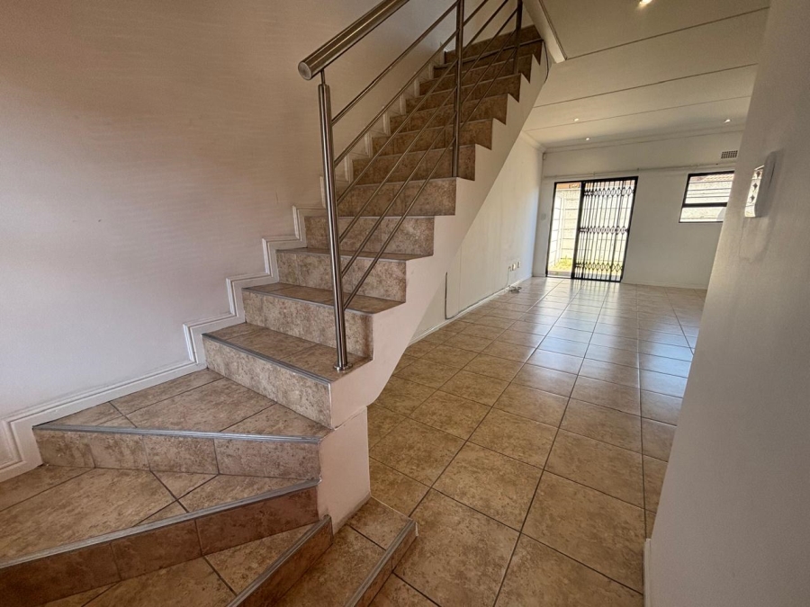 To Let 2 Bedroom Property for Rent in Hagley Western Cape